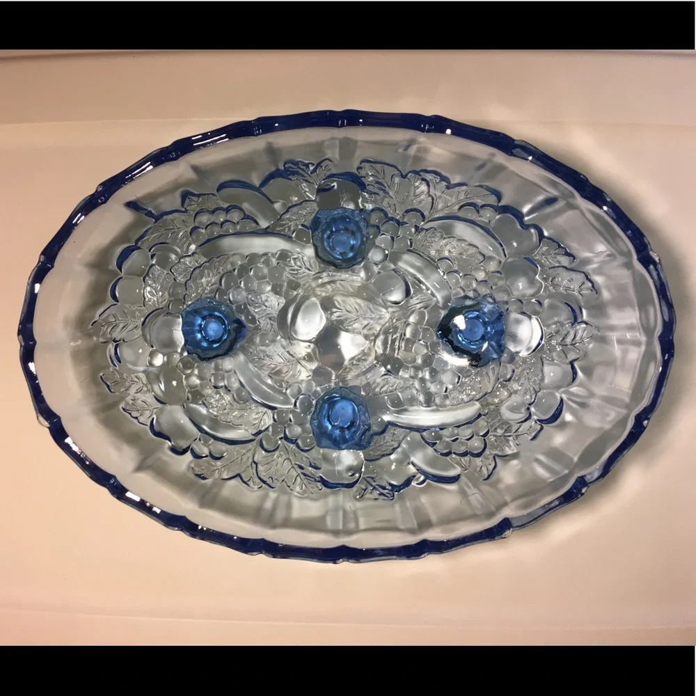 Vintage Indiana / Colony Glass Blue Harvest Grape Bowl - Picture 5 of 12
